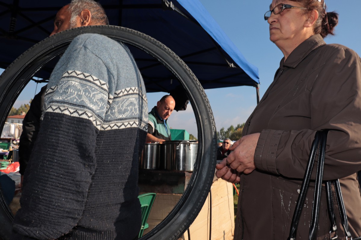 The Flea Market in Dolni Bogrov, photograph 2